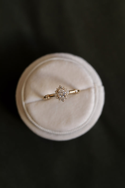 Winnie Wedding Set - 14K Yellow Gold - Round - Natural Diamond